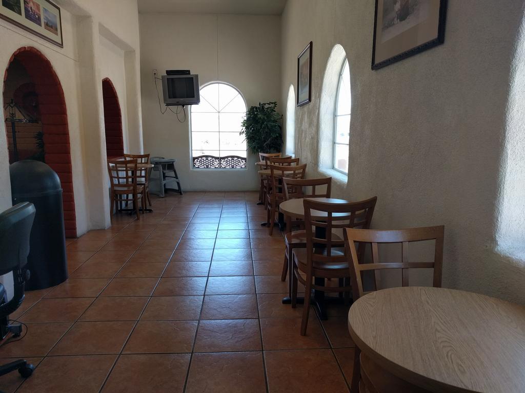 America'S Best Value Inn & Suites Gallup Bagian luar foto