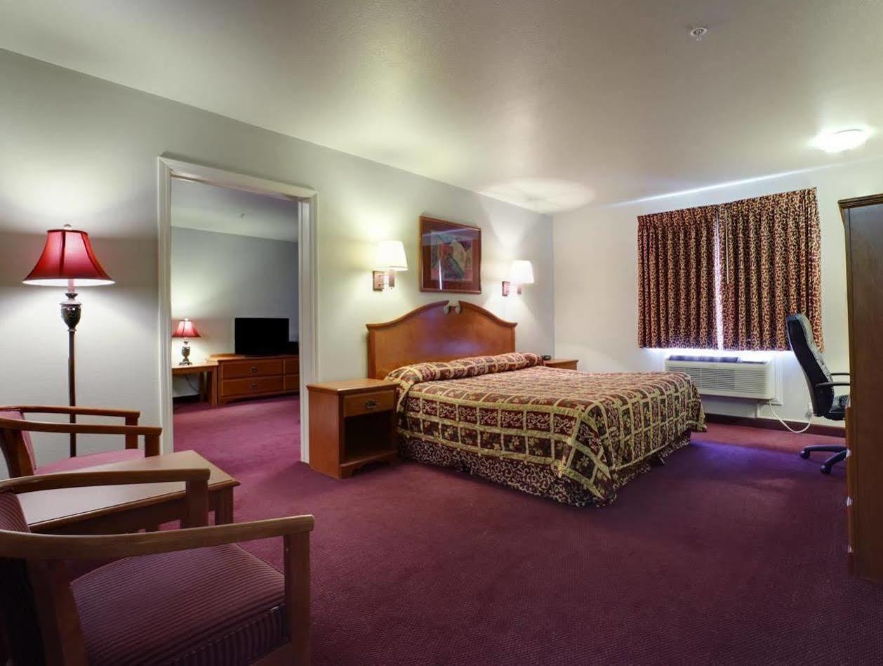 America'S Best Value Inn & Suites Gallup Bagian luar foto