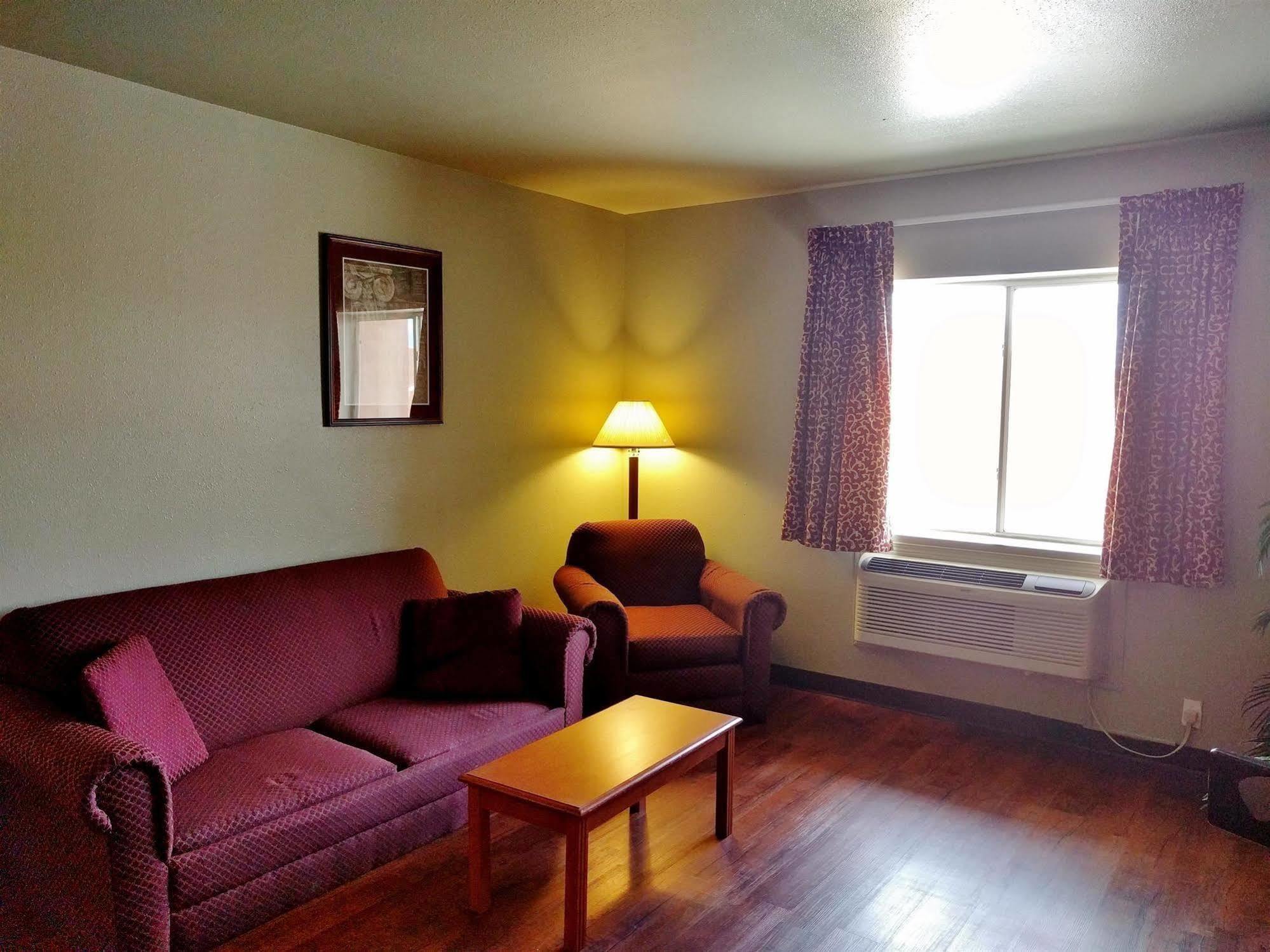 America'S Best Value Inn & Suites Gallup Bagian luar foto