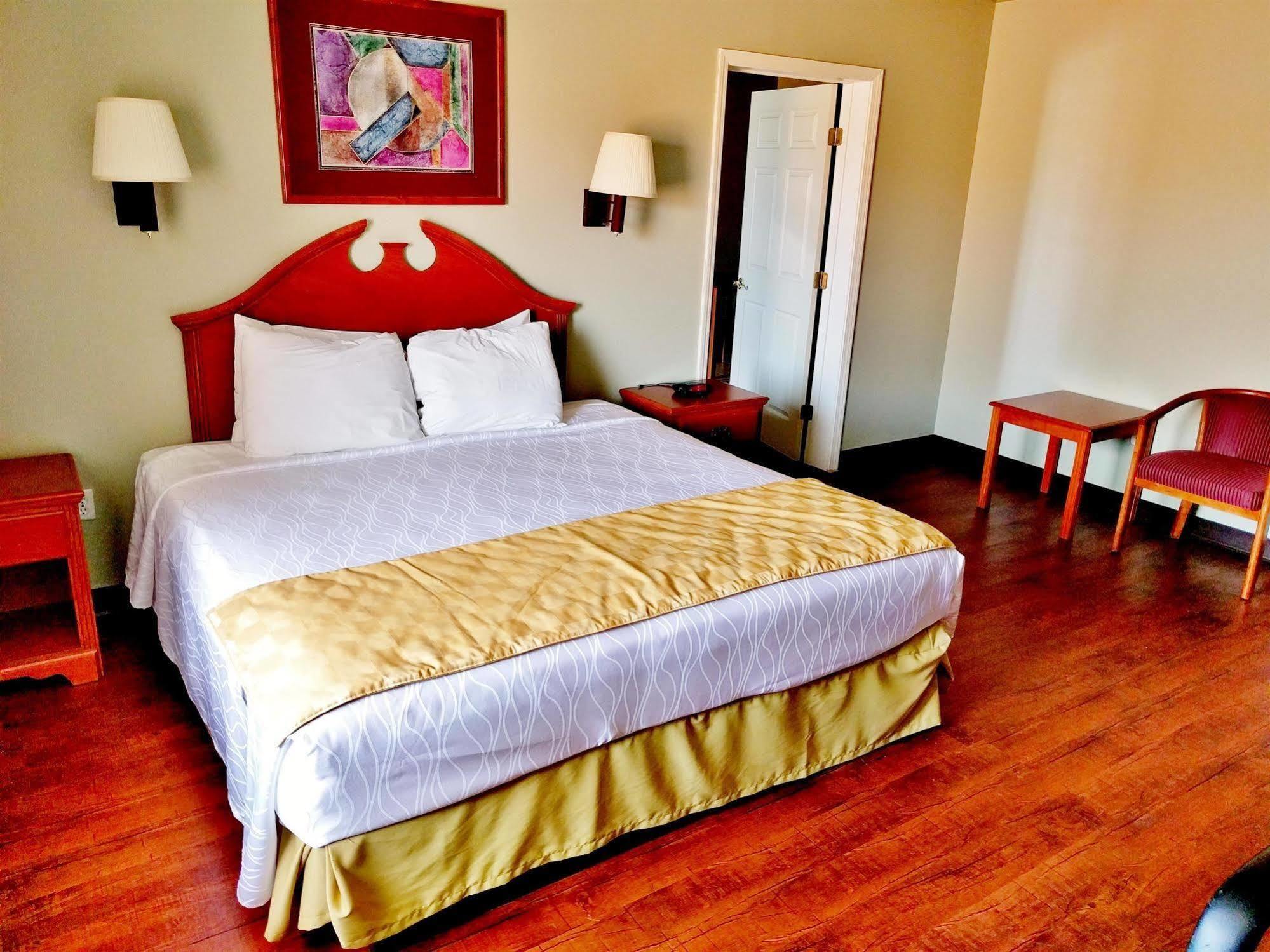 America'S Best Value Inn & Suites Gallup Bagian luar foto