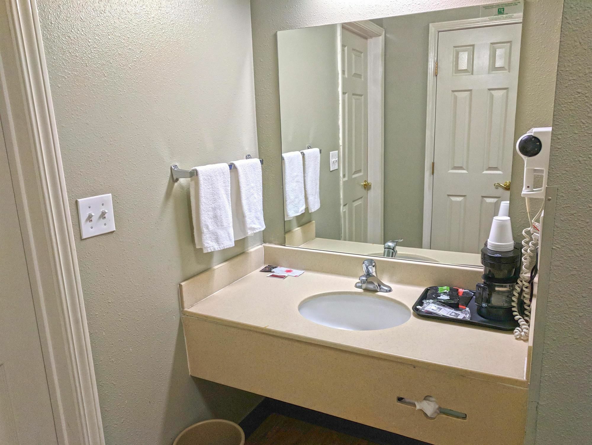 America'S Best Value Inn & Suites Gallup Bagian luar foto